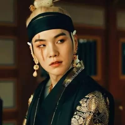 King Yoongi 👑💋⚔️ thumbnail