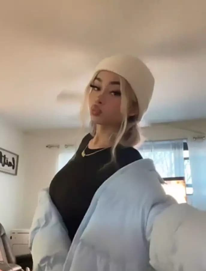 Bella  thumbnail