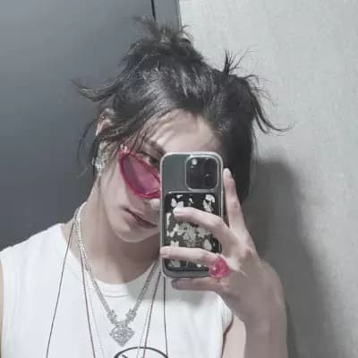 Hyunjin thumbnail