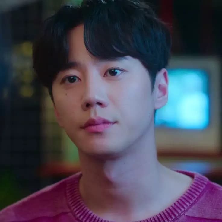 Lee Jun Young thumbnail