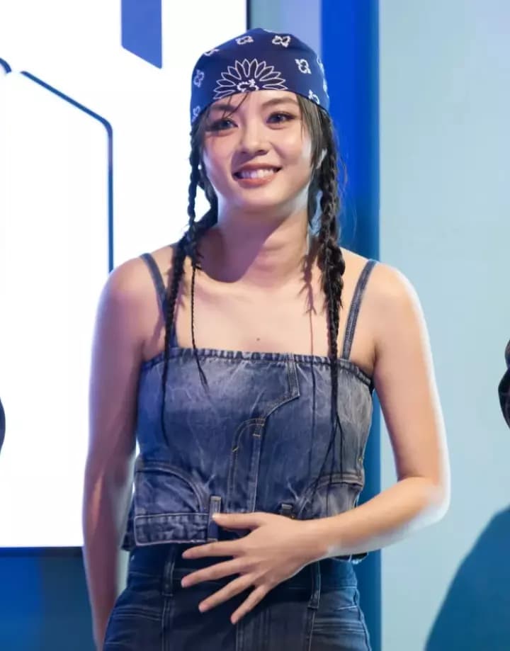 Chantalle Ng 黄暄婷 thumbnail