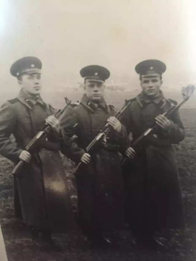 Three Soviet soldiers thumbnail
