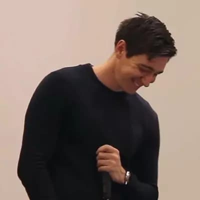 Oliver Phelps thumbnail
