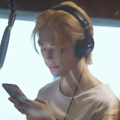 Hyunjin thumbnail