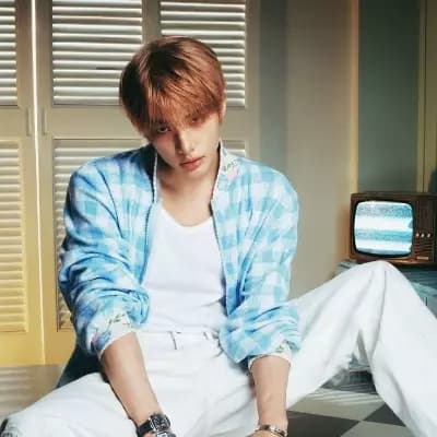 Hwang Hyunjin thumbnail