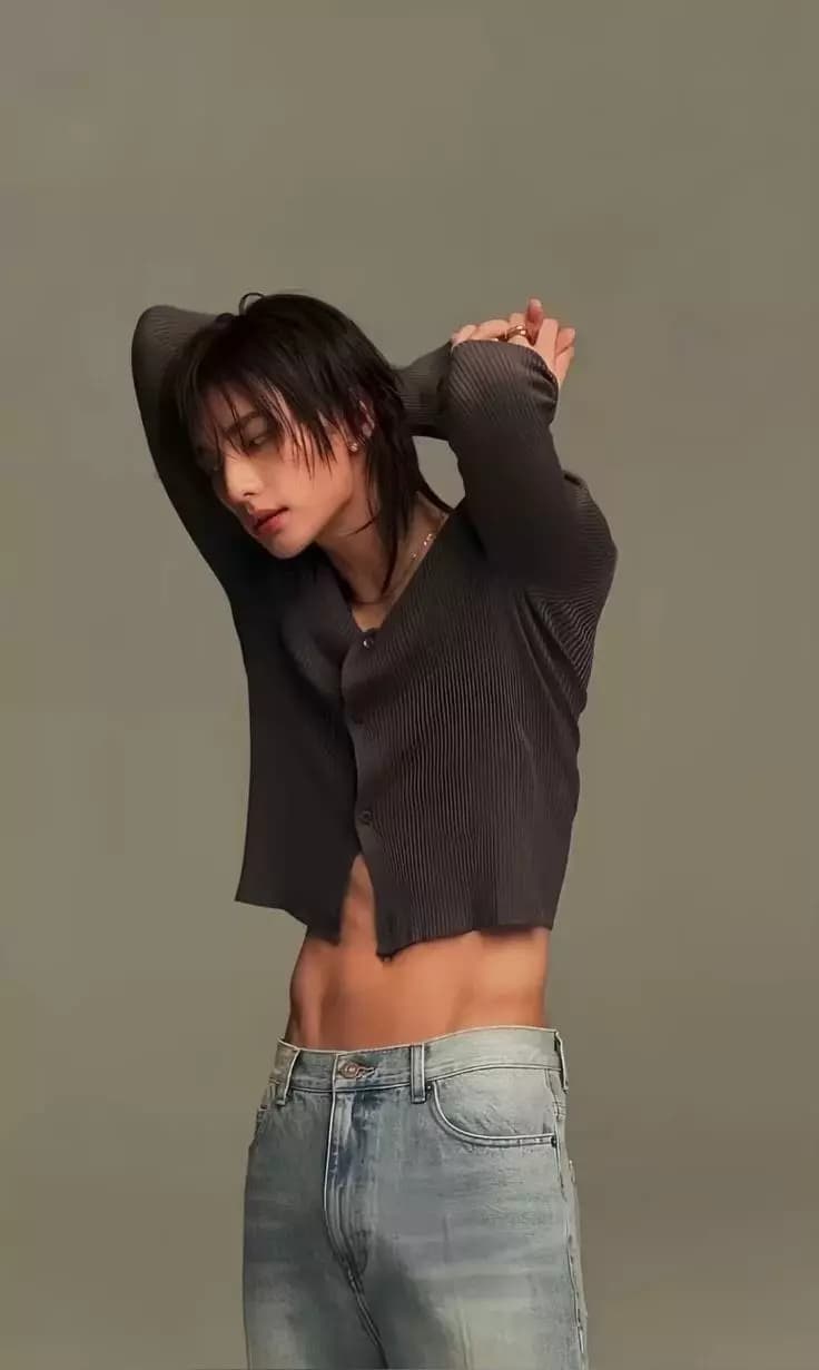 Hwang Hyunjin thumbnail