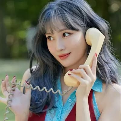 Hirai Momo thumbnail