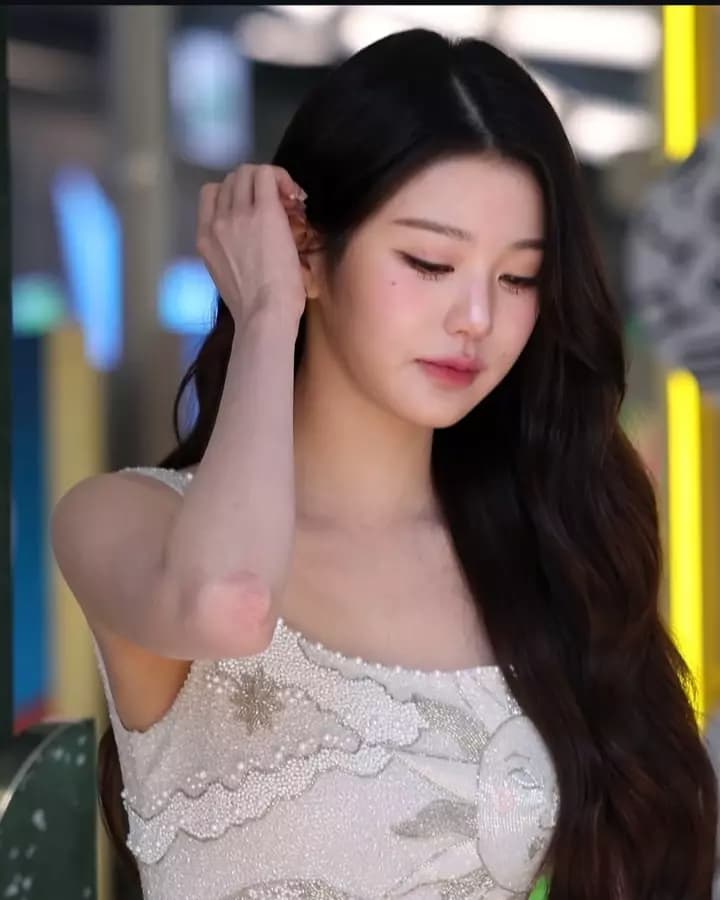 Jang Wonyoung thumbnail