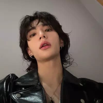 Hwang Hyunjin thumbnail