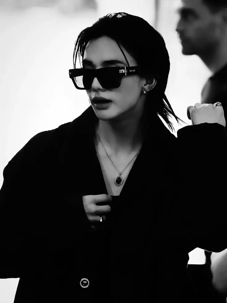 Hwang Hyunjin thumbnail