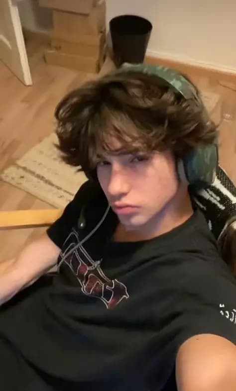 Derick thumbnail