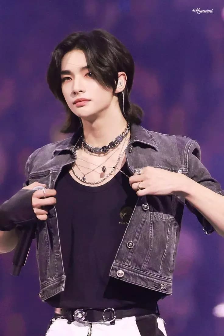 Hwang Hyunjin  thumbnail