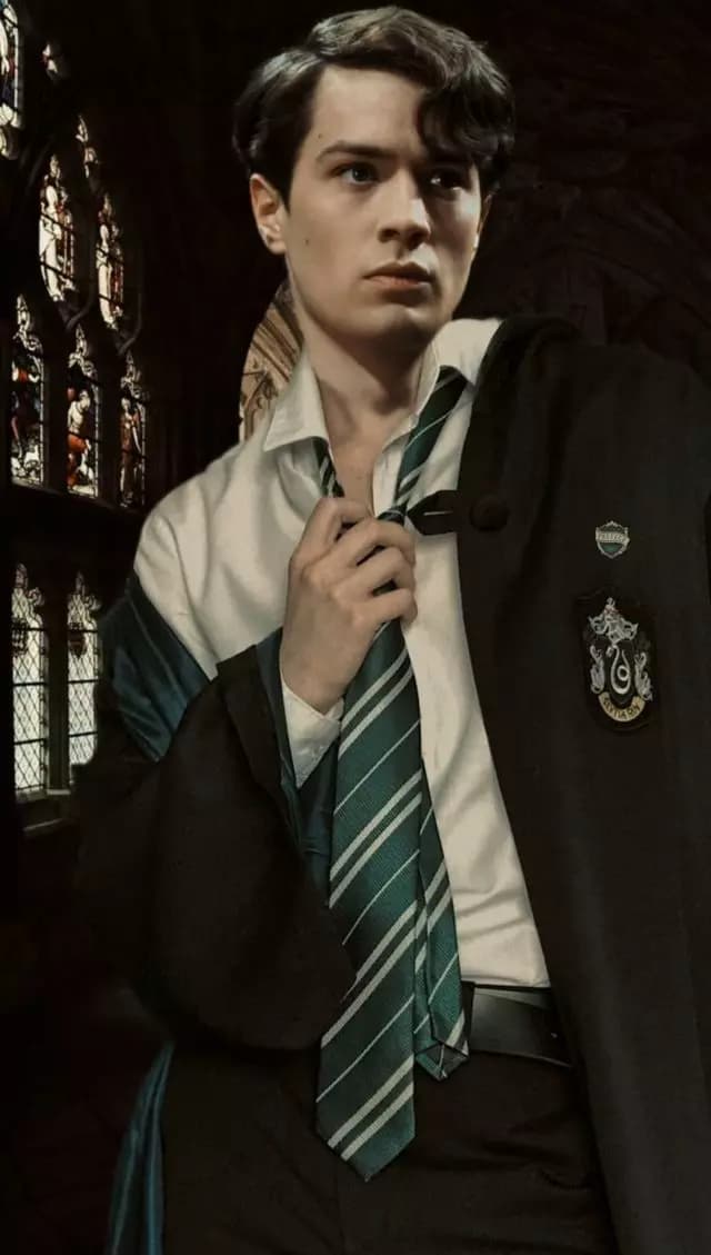Tommy Marvolo Riddle Lord Voldemort thumbnail