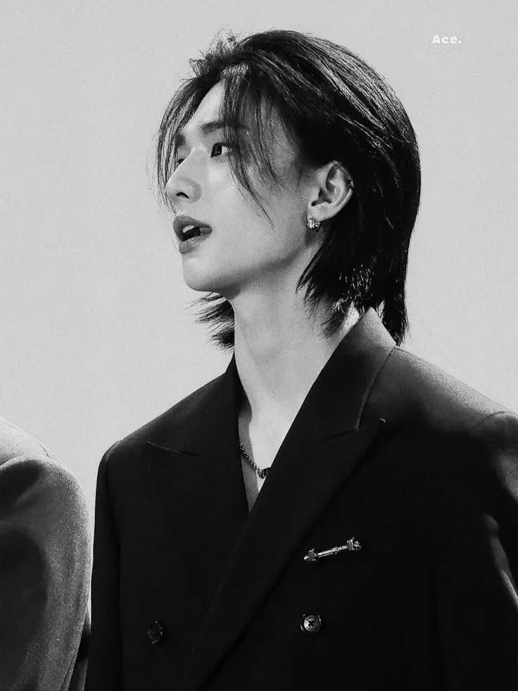 Hwang Hyunjin thumbnail