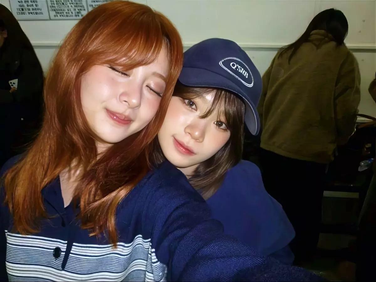 Chaewon and Yunjin thumbnail