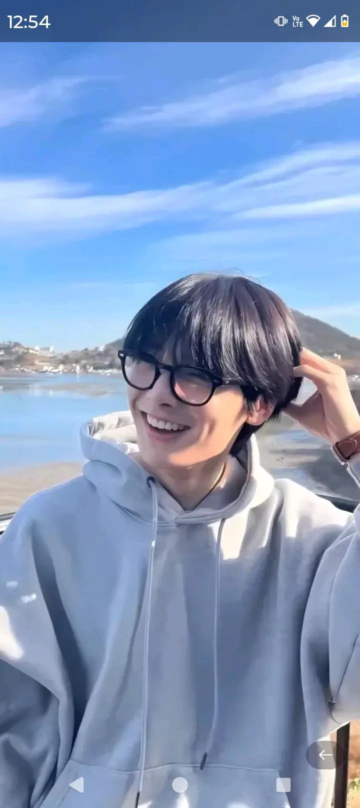 Jeongin thumbnail