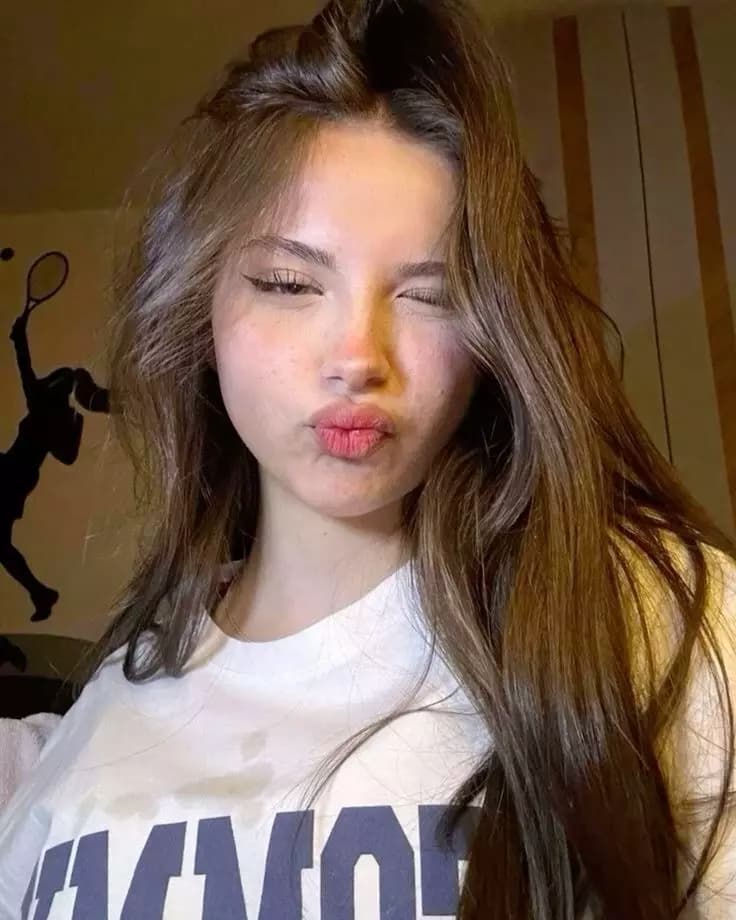 Yaren-Futbol Passion Girl thumbnail
