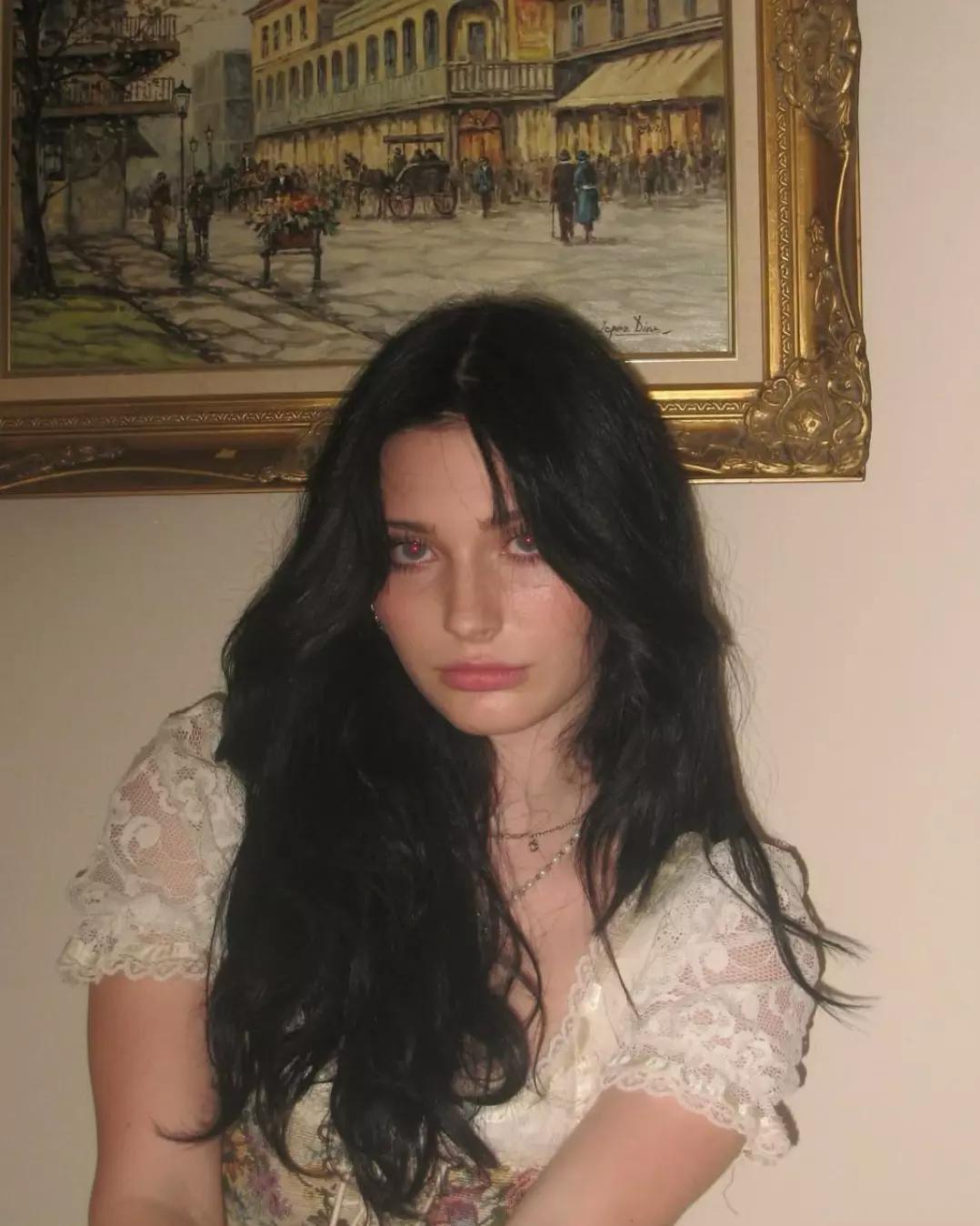 Laura thumbnail
