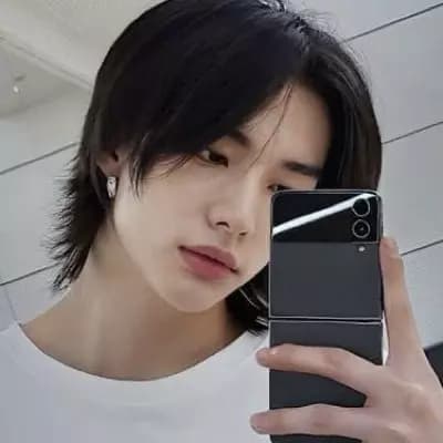 Hyunjin thumbnail