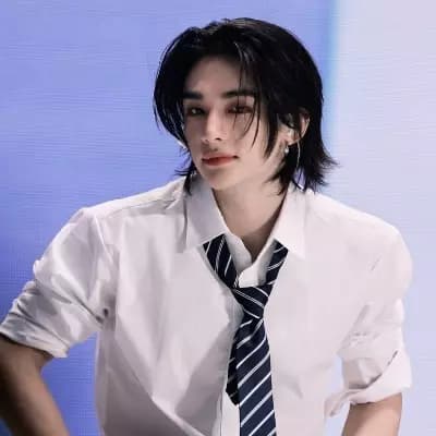 Hwang Hyunjin thumbnail