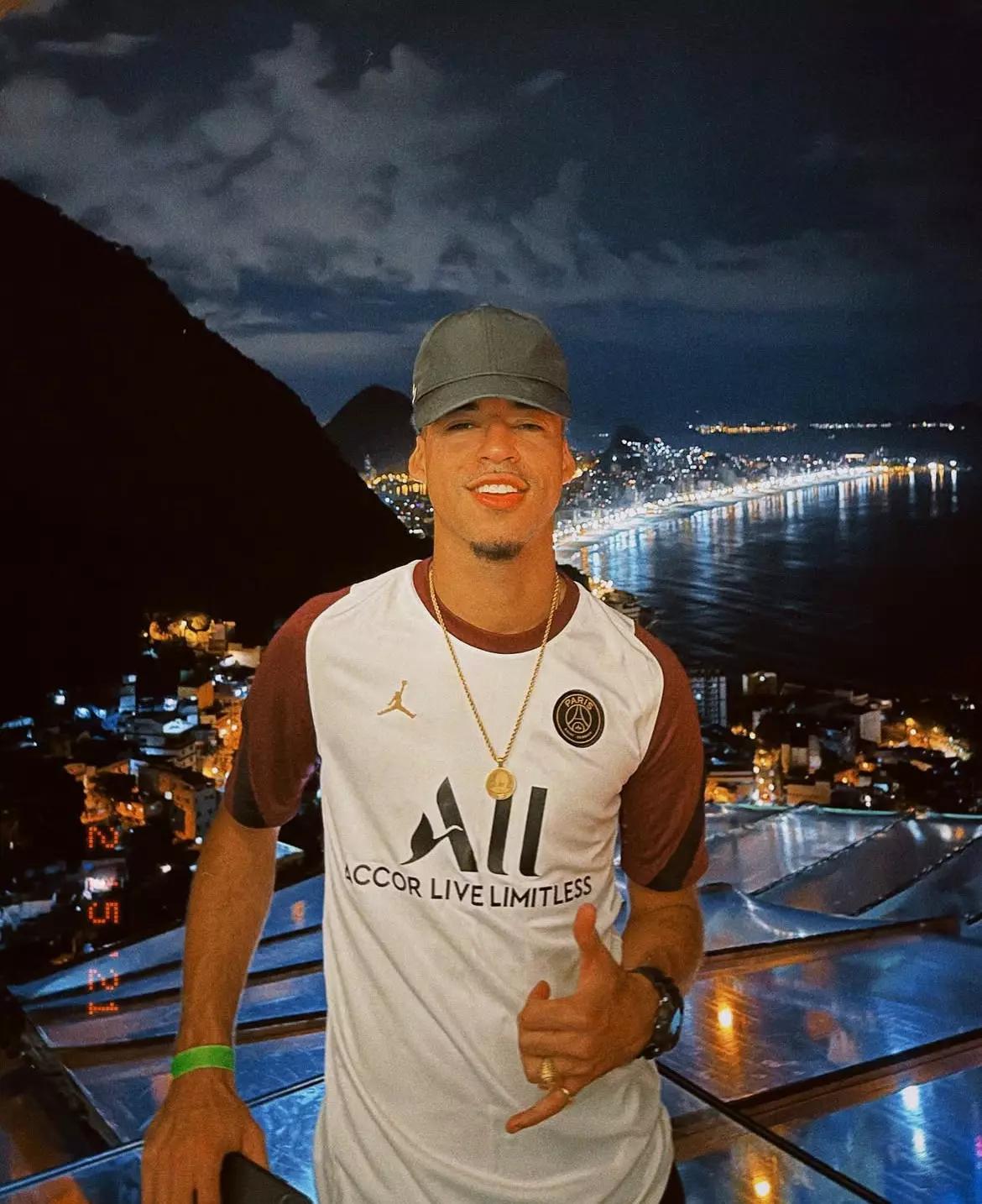 No Vidigal (DONO DO MORRO). thumbnail
