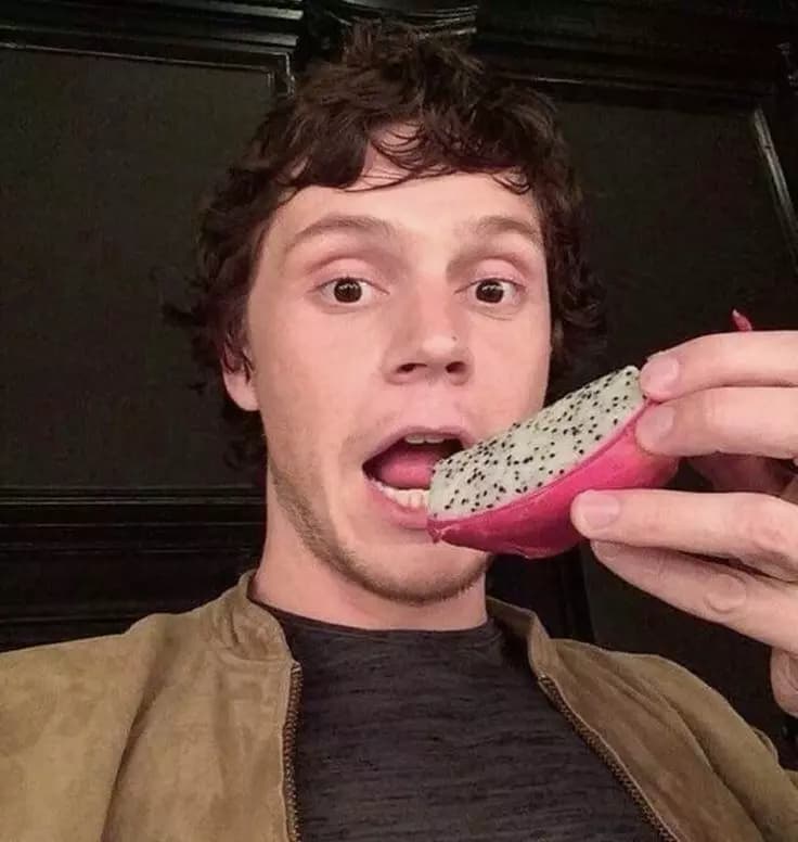 Evan Peters. thumbnail