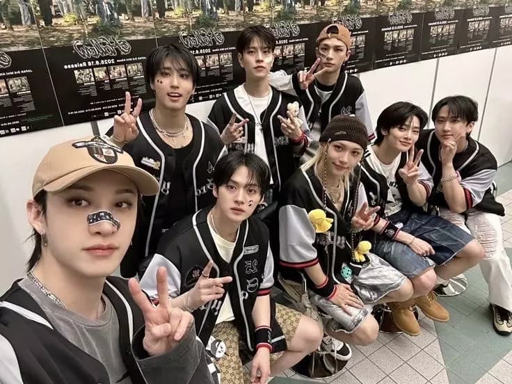Stray Kids. thumbnail