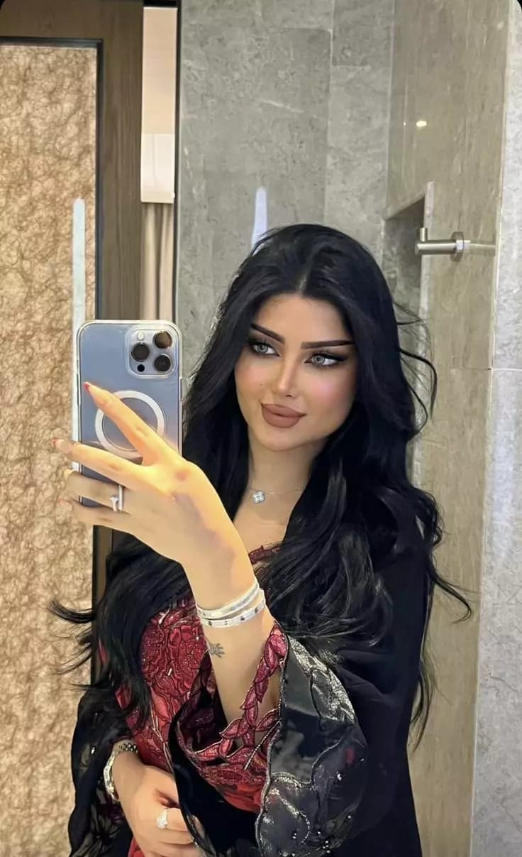 Rubina Khan ( your billionaire Arab mommy) thumbnail