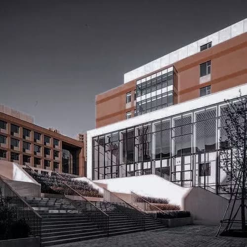 Senior School thumbnail