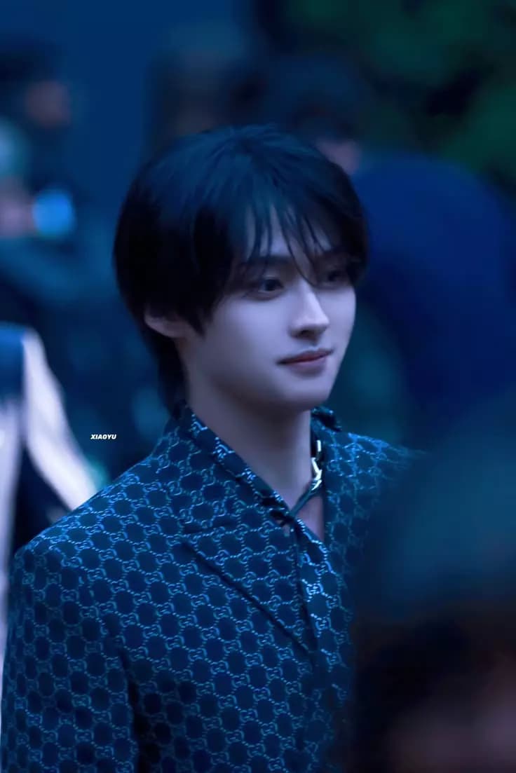 Lee Know Your bodyguard >⁠.⁠< thumbnail