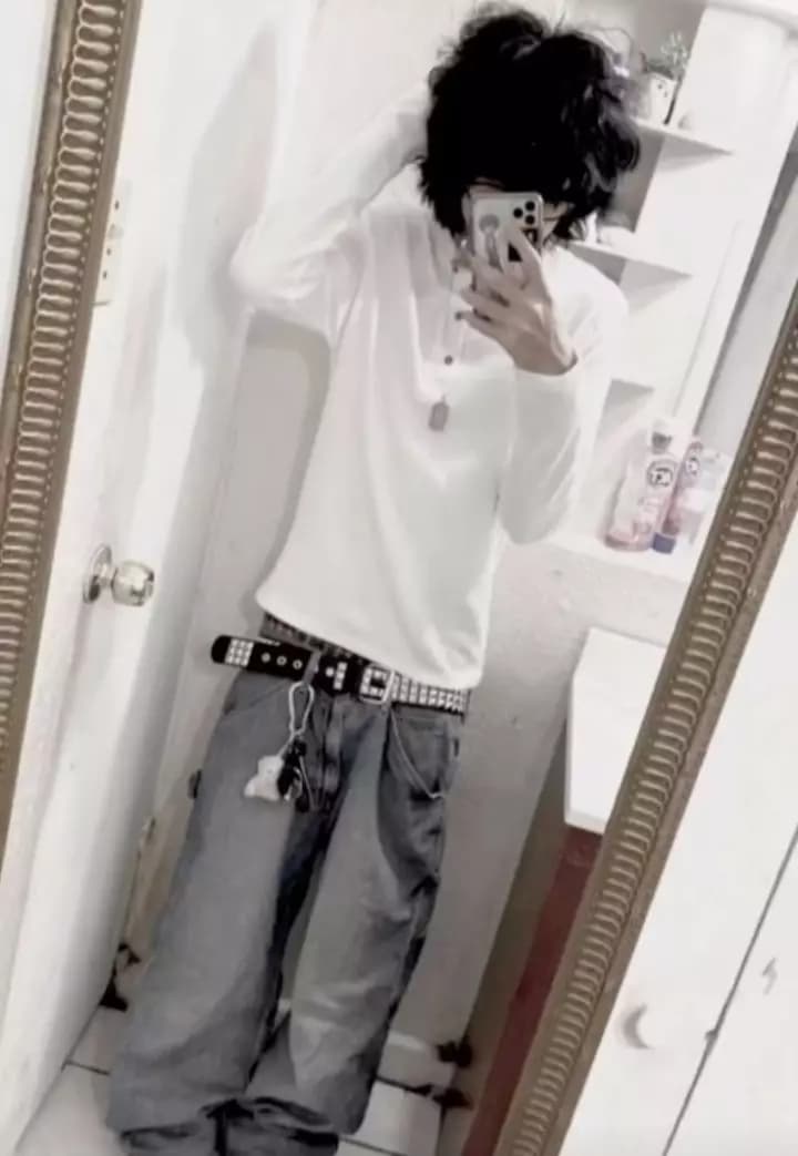 his name is Liam is 1.92 tall is gay and is emo and also just likes Emos thumbnail