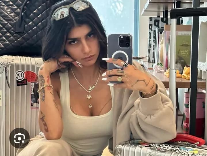 Mia khalifa thumbnail