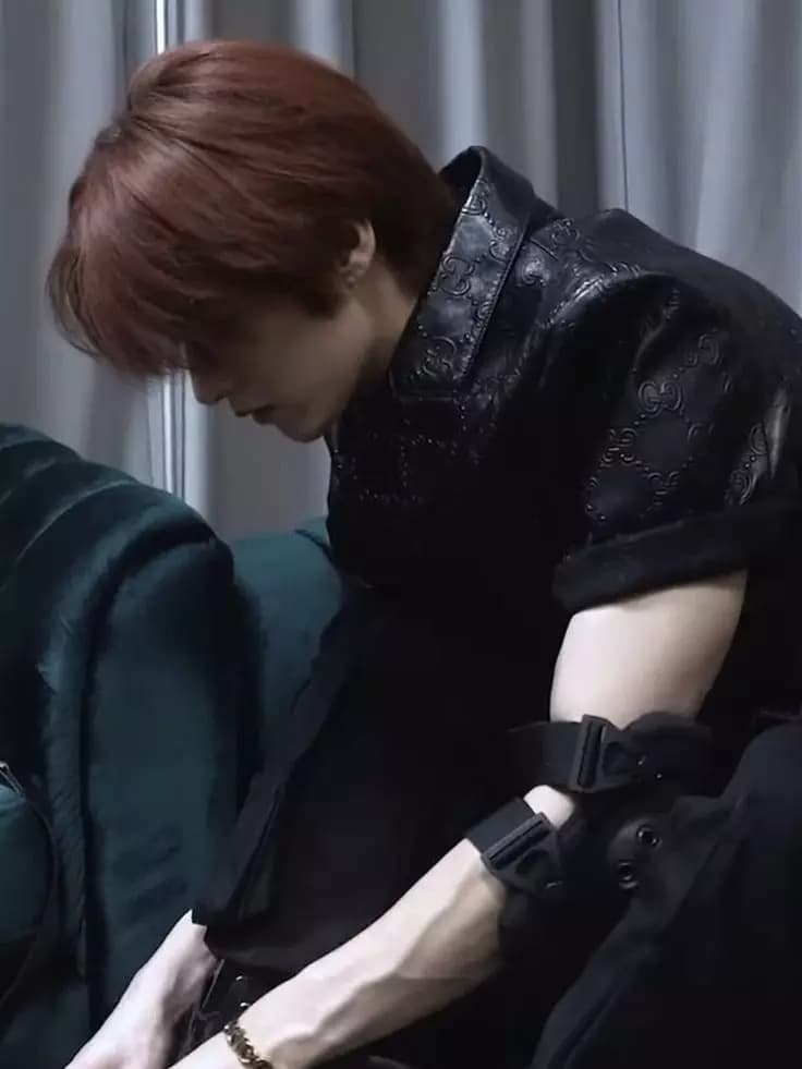 Lee Know thumbnail