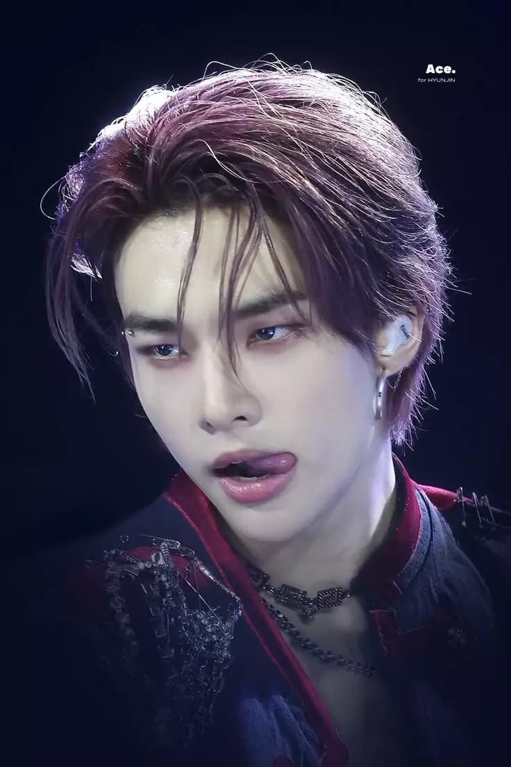 Hwang Hyunjin thumbnail