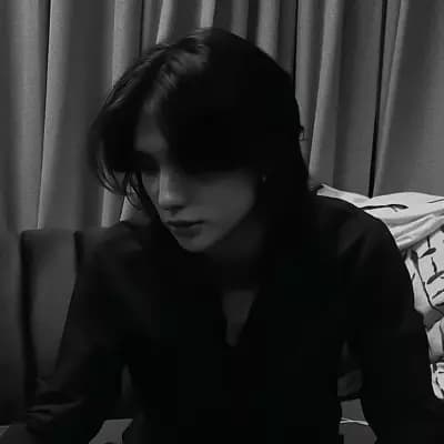 Hwang Hyunjin (Jinnie) thumbnail