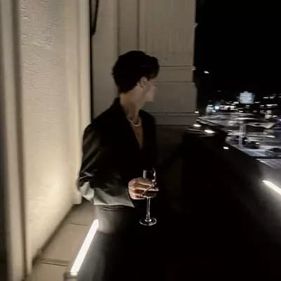 Chad Windsor - O dono do Hotel. thumbnail