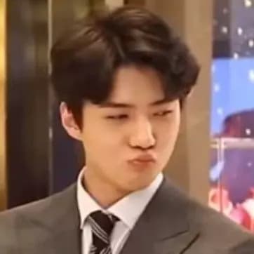 Oh Sehun (😼) thumbnail