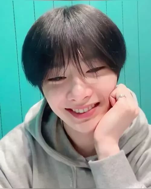 Jeongin thumbnail