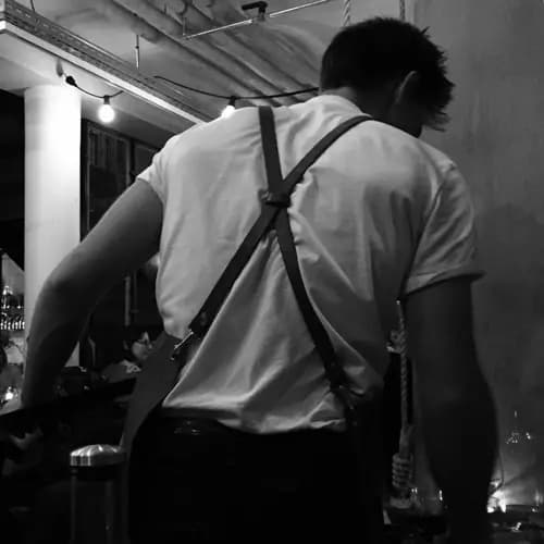alex || waiter thumbnail