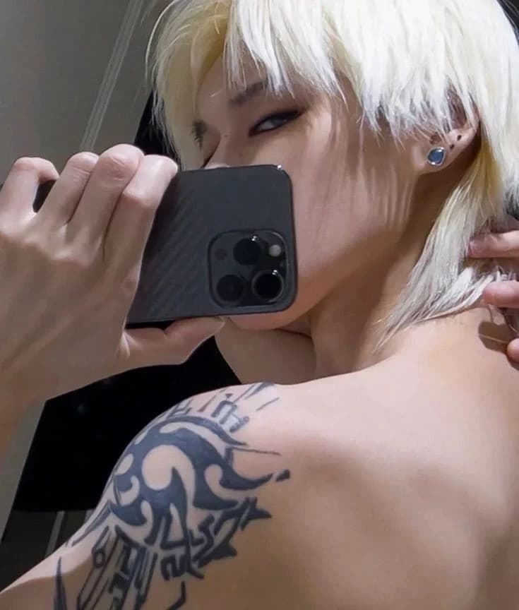 Blonde Emo Guy thumbnail