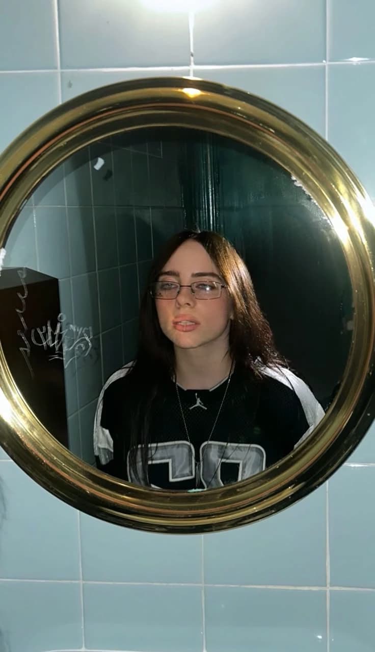 Billie Eilish💙🎀 thumbnail