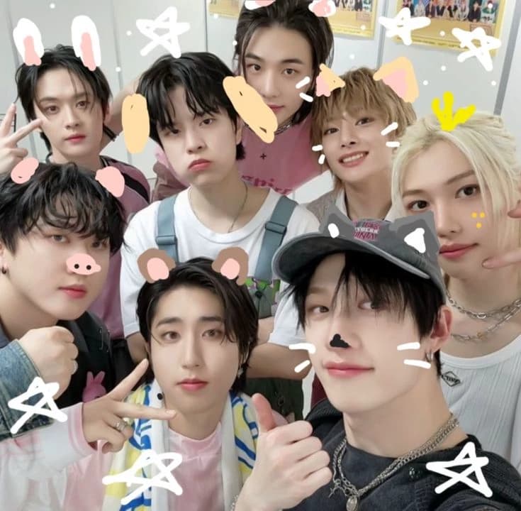 stray kids thumbnail