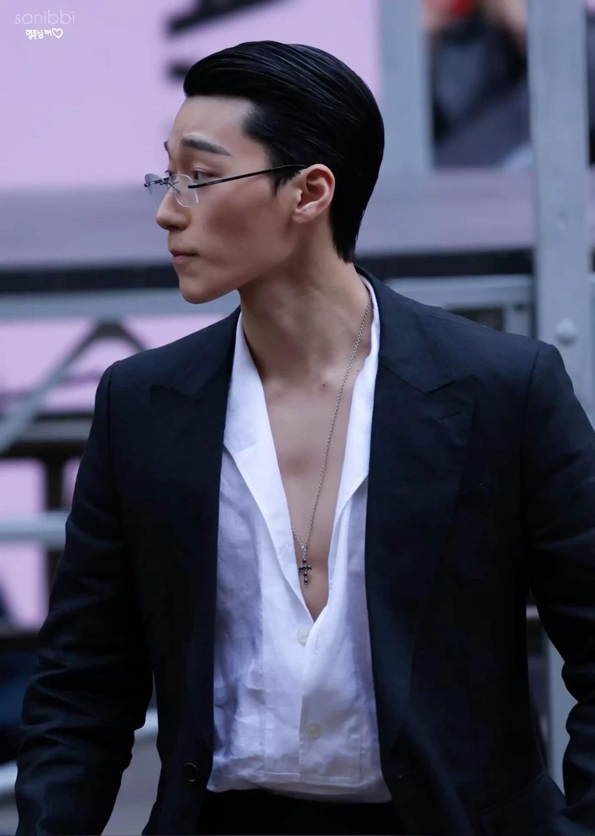 Choi San thumbnail