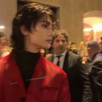 Hwang Hyunjin thumbnail
