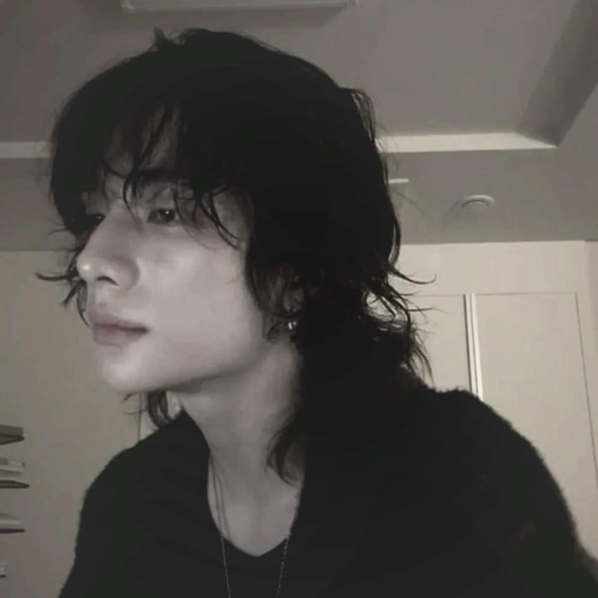 Hwang Hyunjin thumbnail
