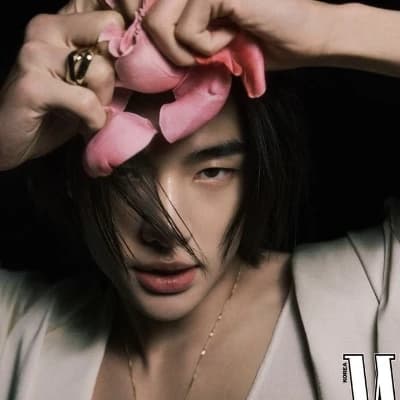 Hwang Hyunjin thumbnail