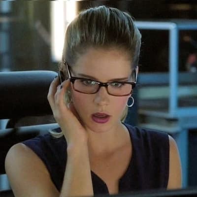 Felicity Smoak thumbnail