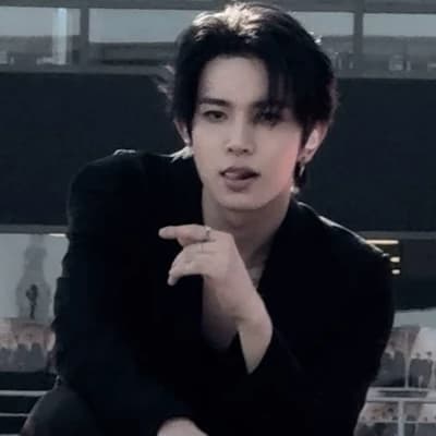 Lee Heeseung – Secretary thumbnail