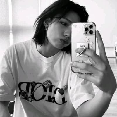 Hwang Hyunjin thumbnail