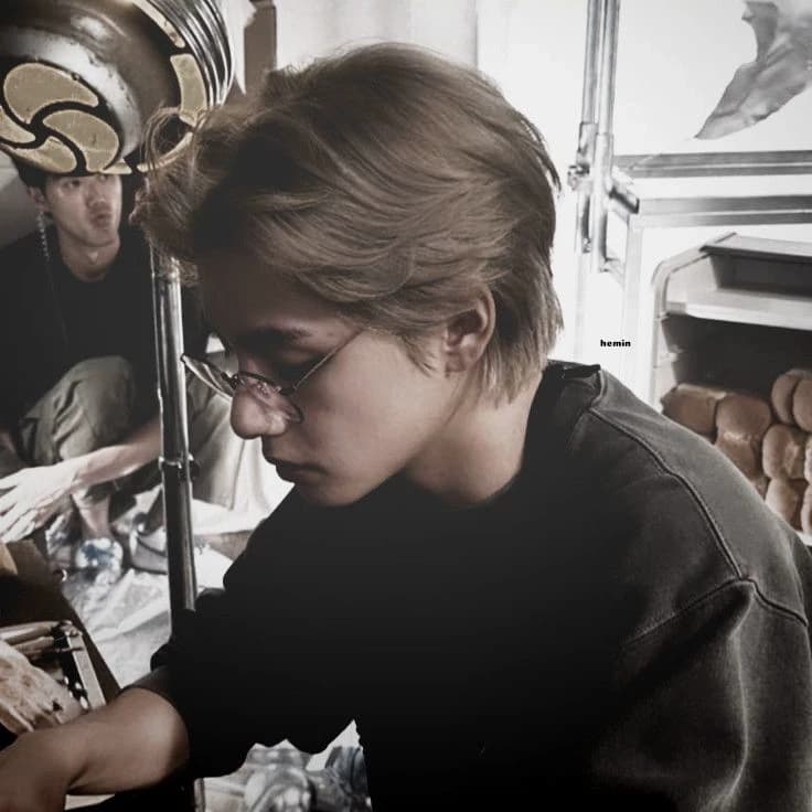 Kim Taehyung thumbnail